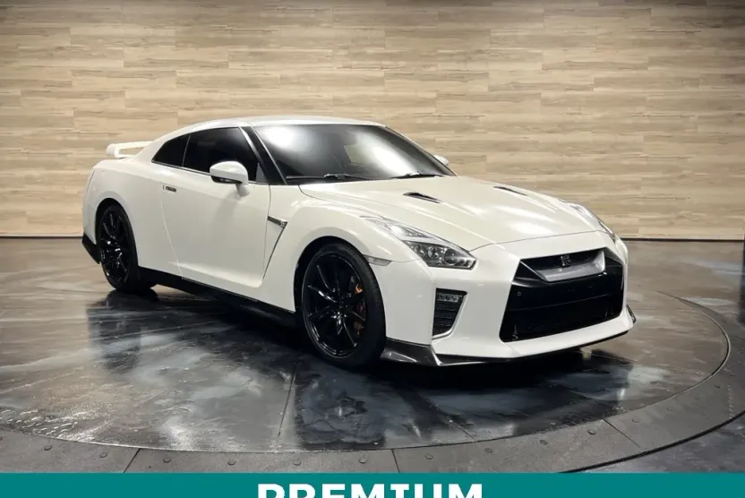 2020 Nissan GT-R Premium photo 1