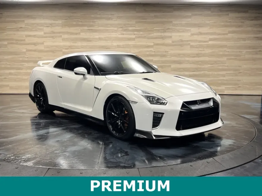 2020 Nissan GT-R Premium photo 1