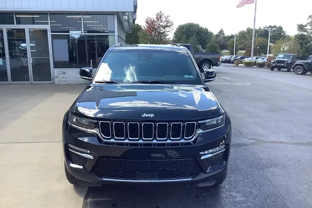2025 Jeep Grand Cherokee Limited photo 1