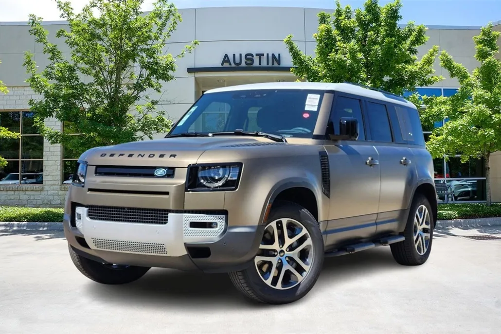 2024 Land Rover Defender 110 S photo 1