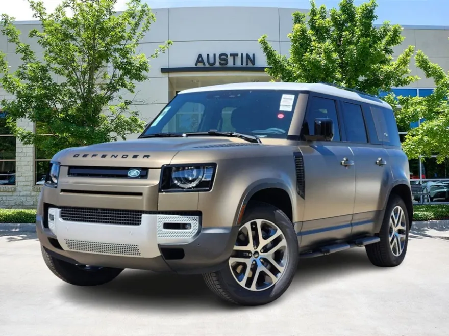 2024 Land Rover Defender 110 S photo 1