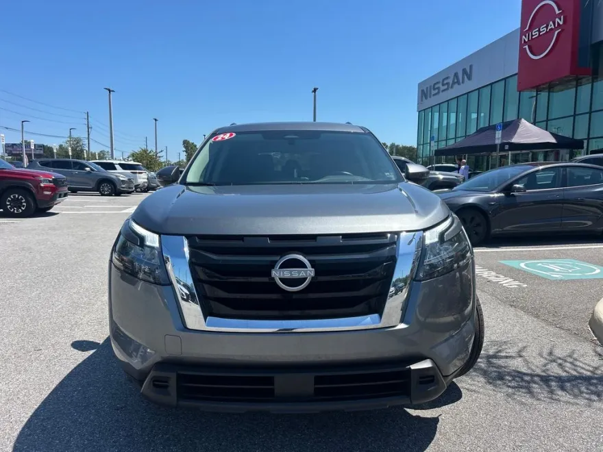 2024 Nissan Pathfinder SV photo 1