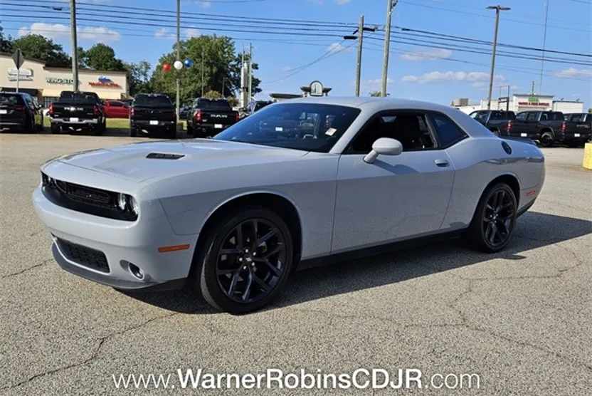 2021 Dodge Challenger SXT photo 1