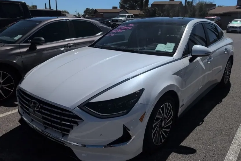 2022 Hyundai Sonata Hybrid Limited photo 1