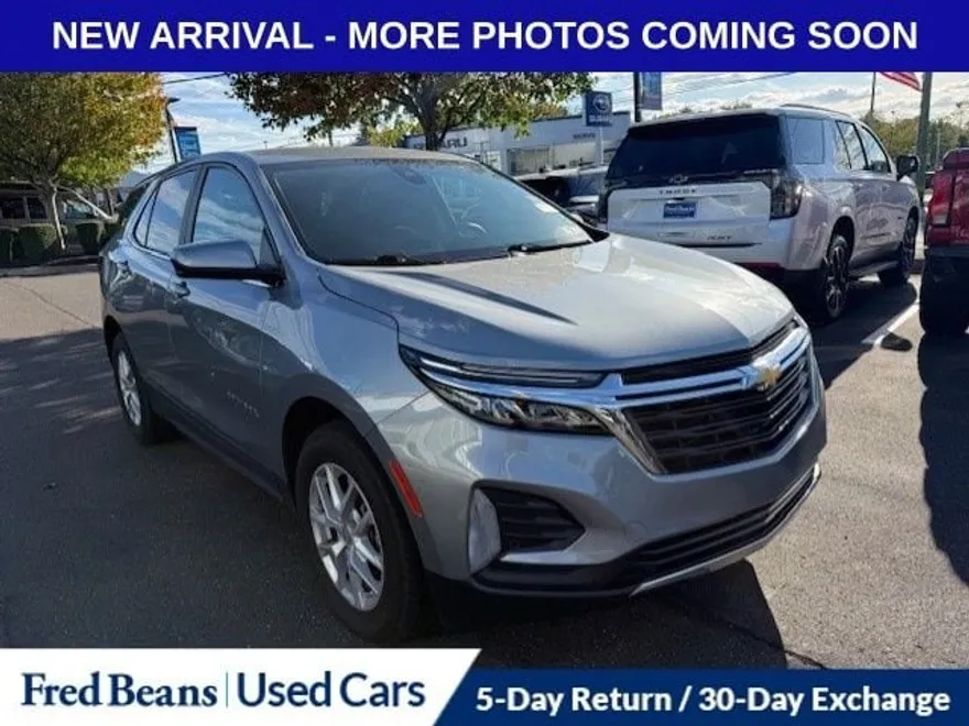2024 Chevrolet Equinox LT photo 1