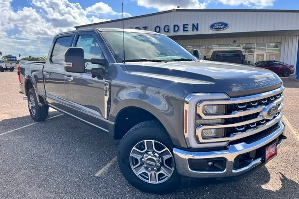 2026 Ford F-350 Lariat photo 1