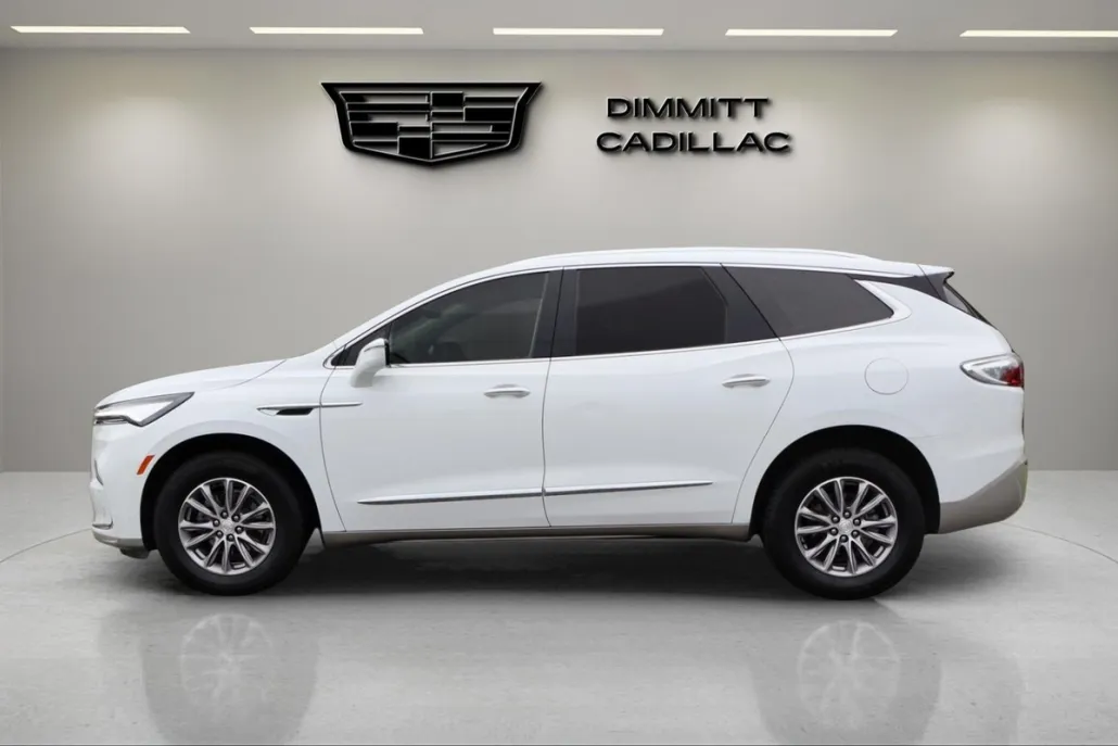 2022 Buick Enclave Essence photo 1