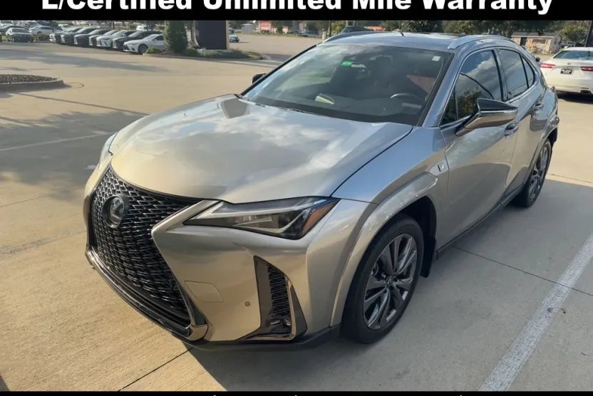 2022 Lexus UX 200 F SPORT photo 1