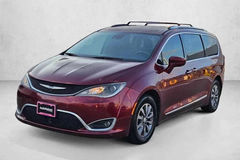 2020 Chrysler Pacifica Touring Plus photo 1
