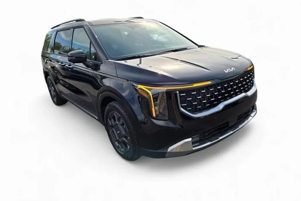 2025 Kia Carnival SX photo 1