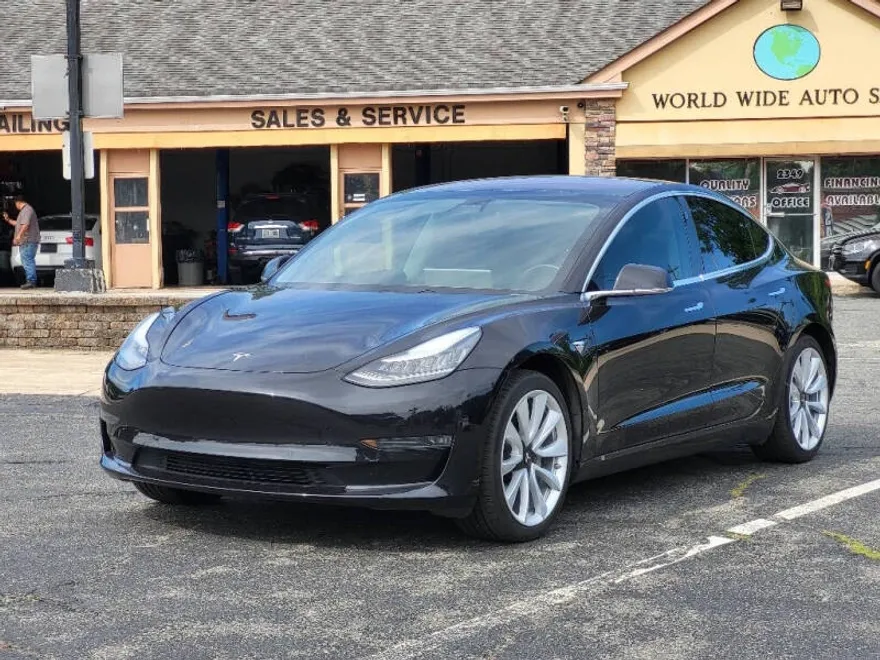2018 Tesla Model 3 Long Range photo 1