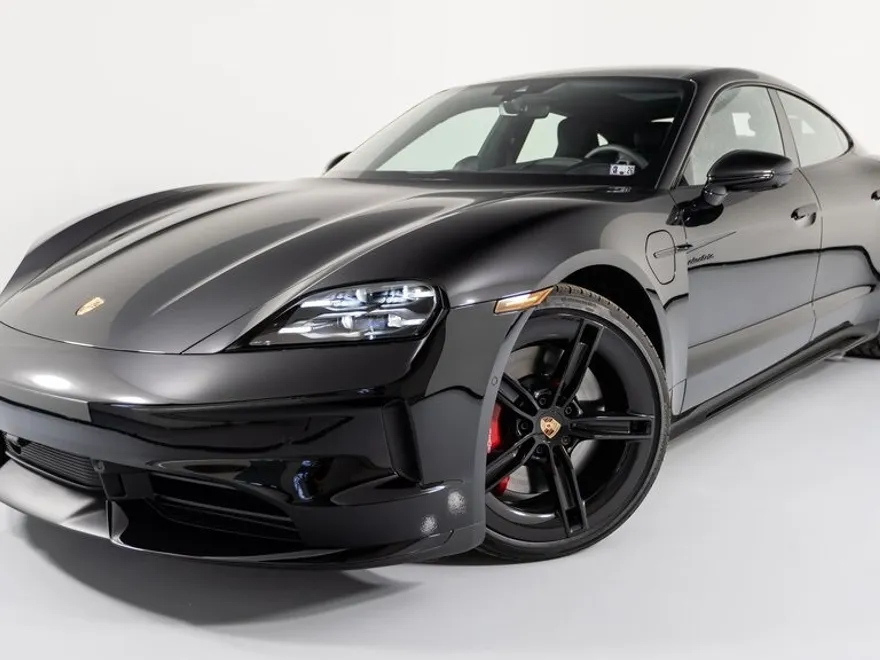 2025 Porsche Taycan GTS photo 1