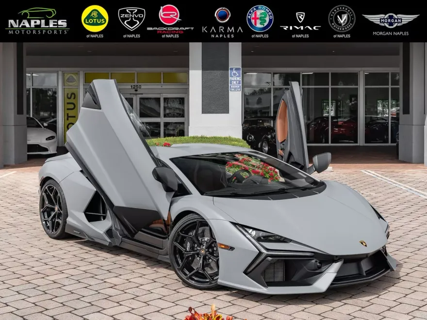 2024 Lamborghini Revuelto photo 1