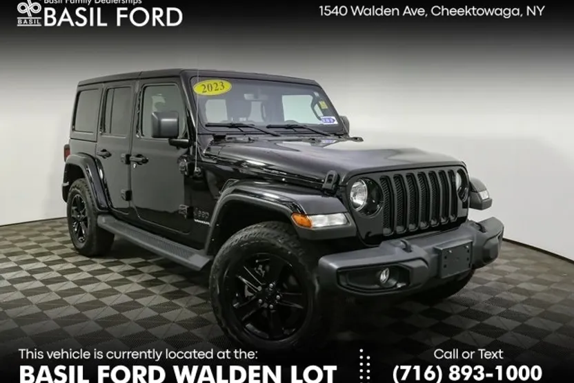 2023 Jeep Wrangler Sahara Altitude photo 1