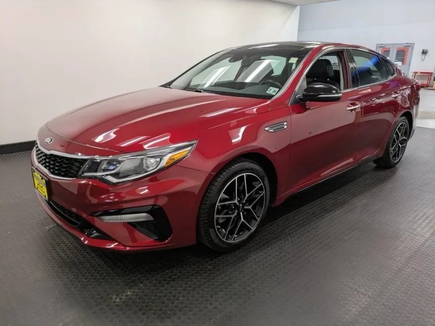 2020 Kia Optima SE photo 1