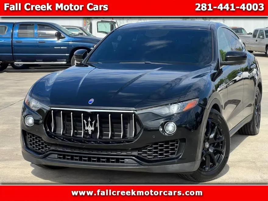 2018 Maserati Levante Base photo 1