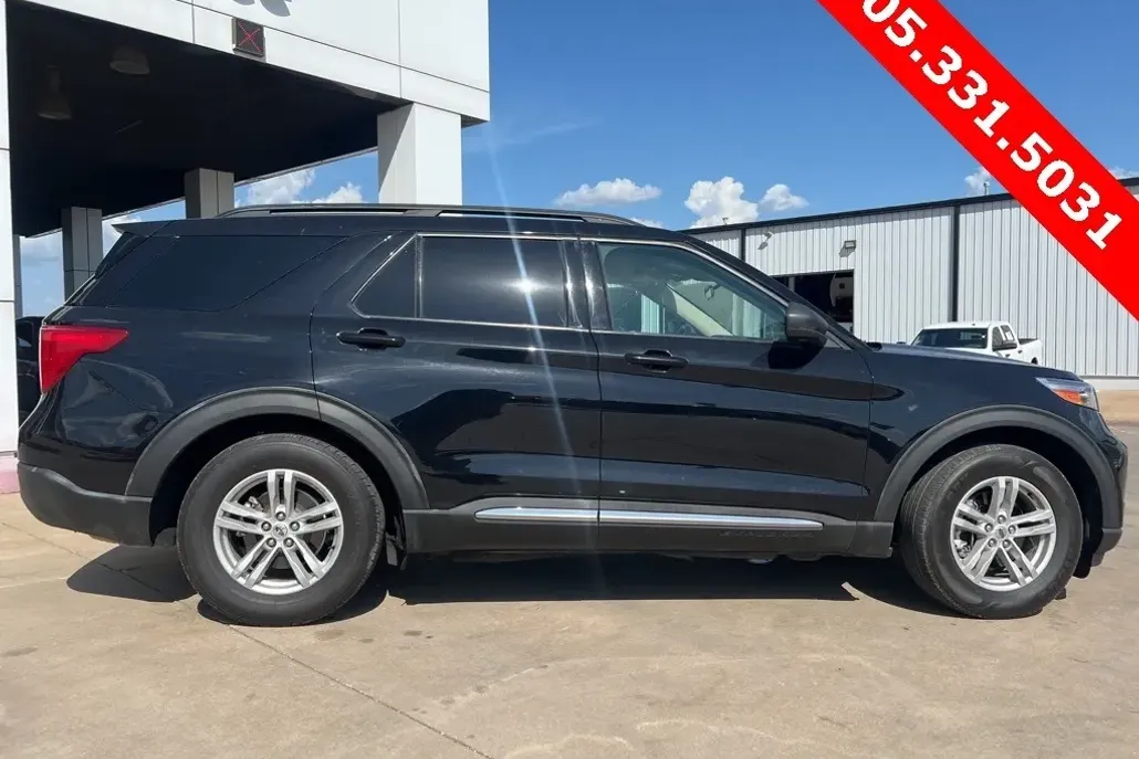 2021 Ford Explorer XLT photo 1