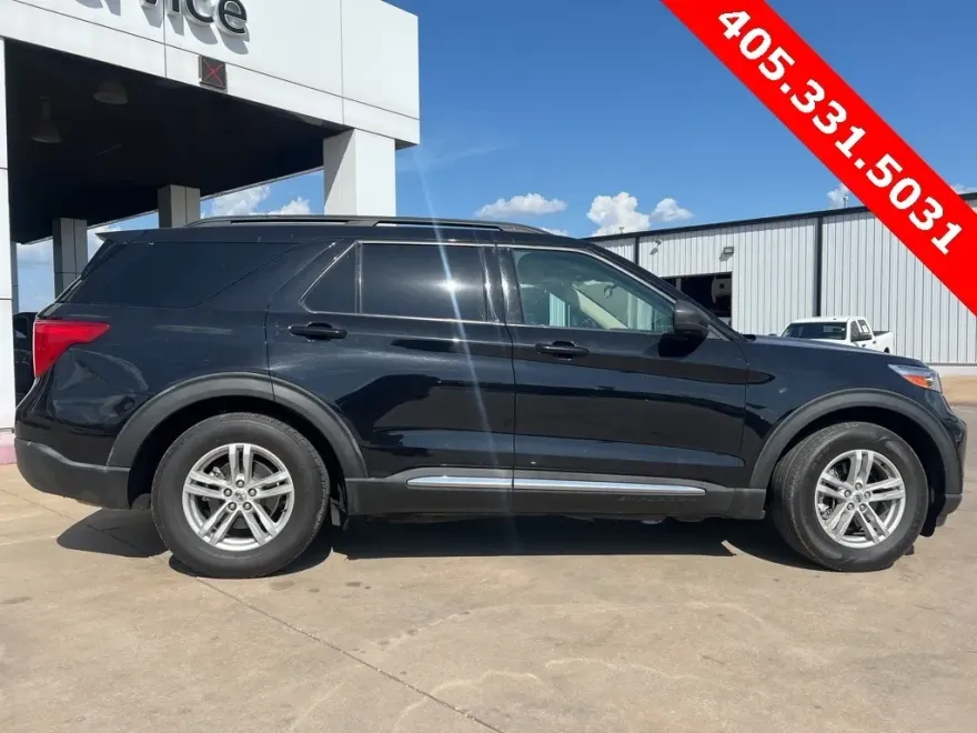 2021 Ford Explorer XLT photo 1