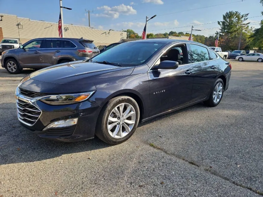 2023 Chevrolet Malibu 1LT photo 1