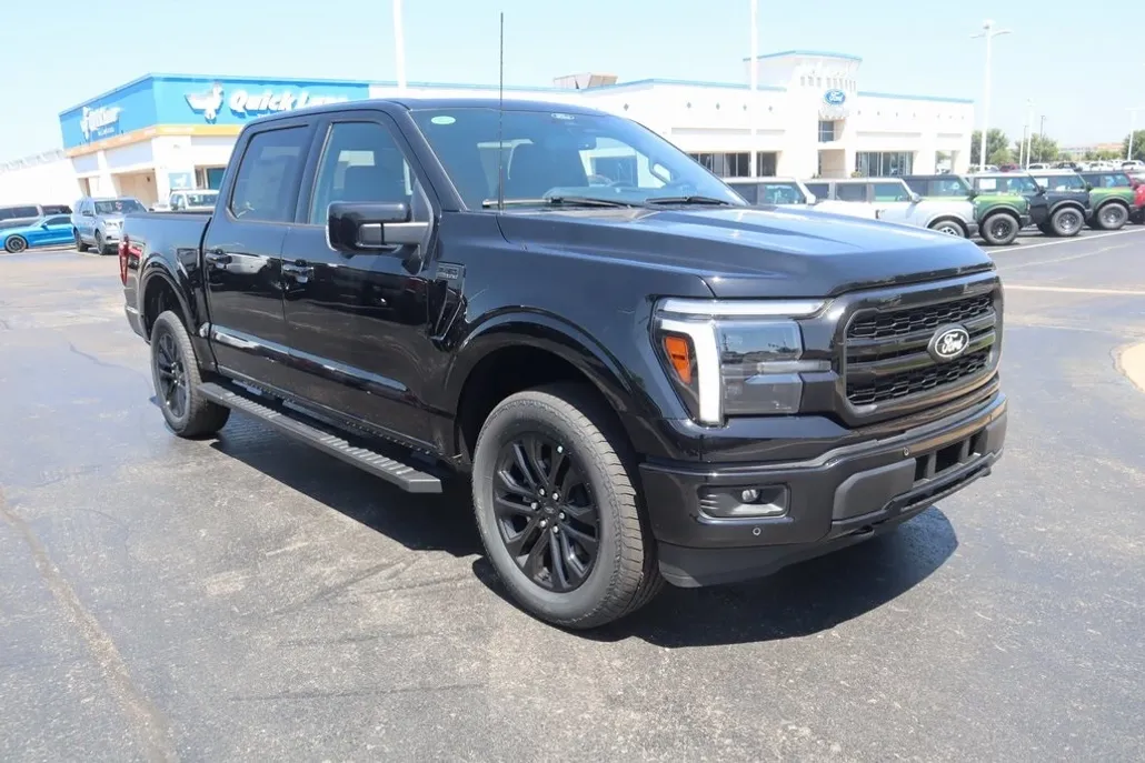 2025 Ford F-150 Lariat photo 1
