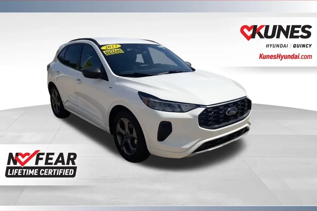 2023 Ford Escape ST-Line photo 1