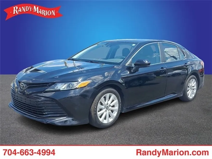 2020 Toyota Camry LE photo 1