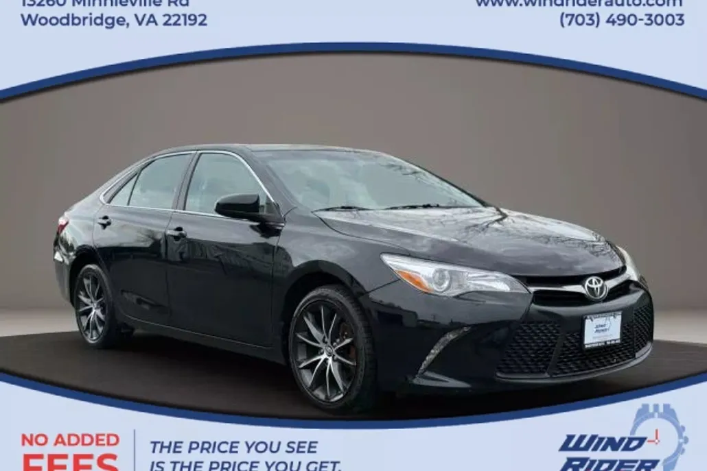 2016 Toyota Camry XSE photo 1