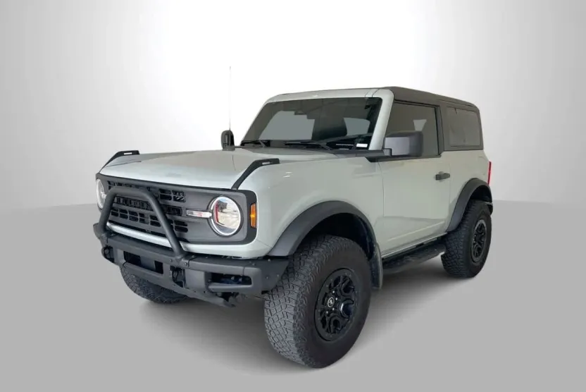 2023 Ford Bronco Base photo 1