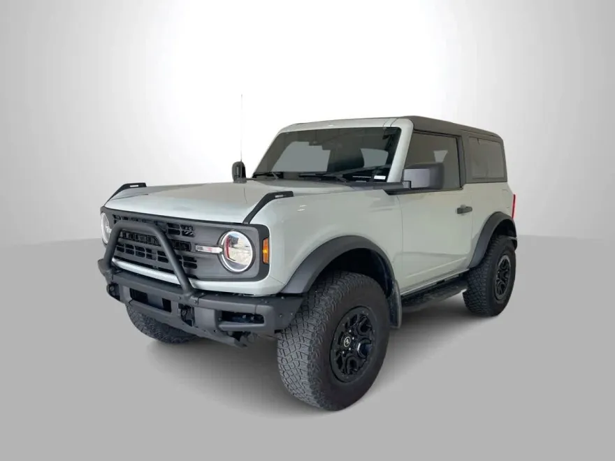 2023 Ford Bronco Base photo 1