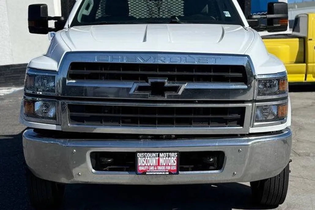 2021 Chevrolet Silverado 5500HD photo 1