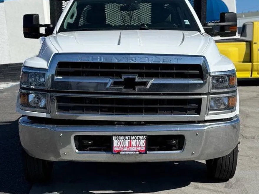 2021 Chevrolet Silverado 5500HD photo 1