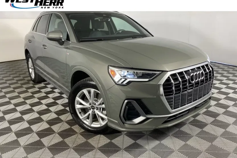 2025 Audi Q3 45 TFSI S line Premium photo 1