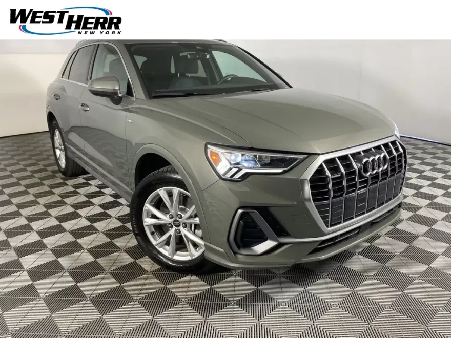 2025 Audi Q3 45 TFSI S line Premium photo 1