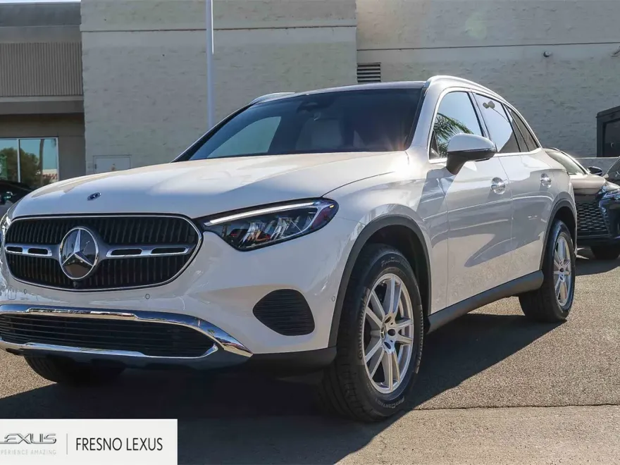 2025 Mercedes Benz GLC 300 4MATIC photo 1