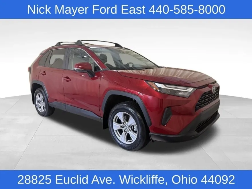 2023 Toyota RAV4 XLE photo 1