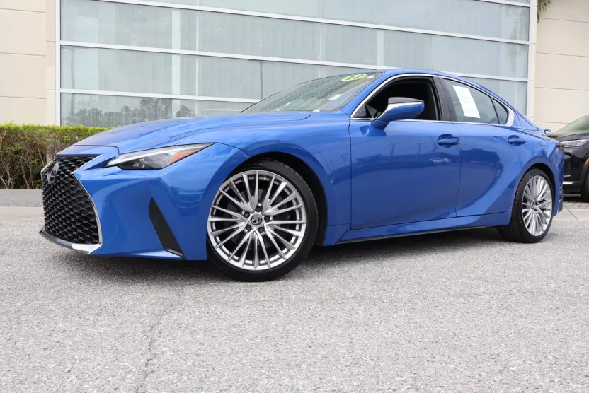 2022 Lexus IS 300 photo 1