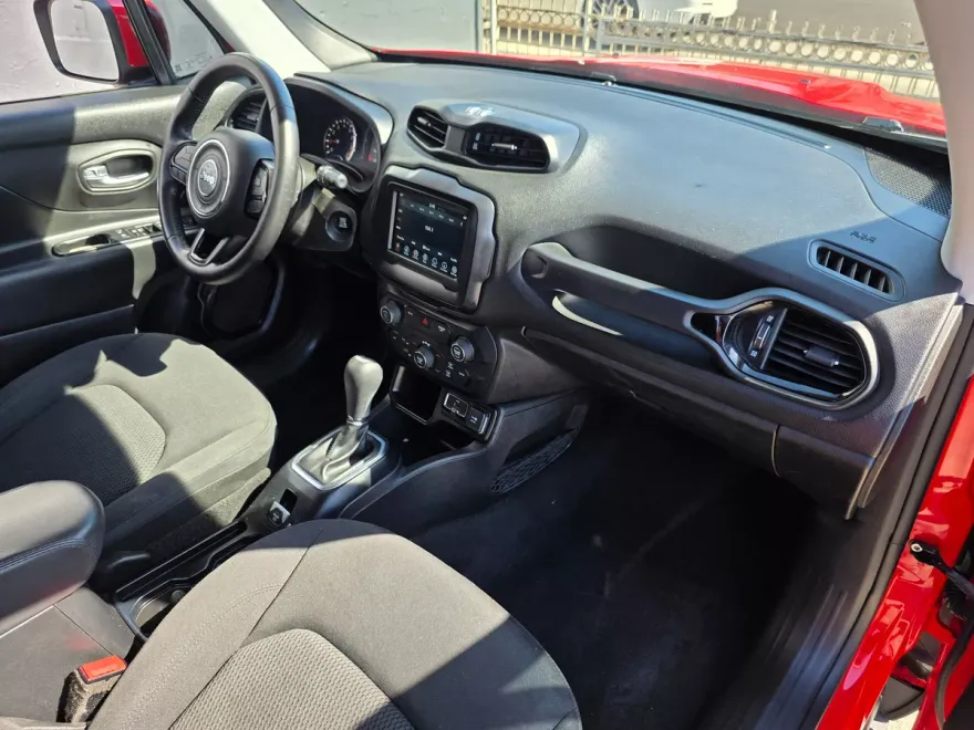 2019 Jeep Renegade Latitude North Edition photo 1