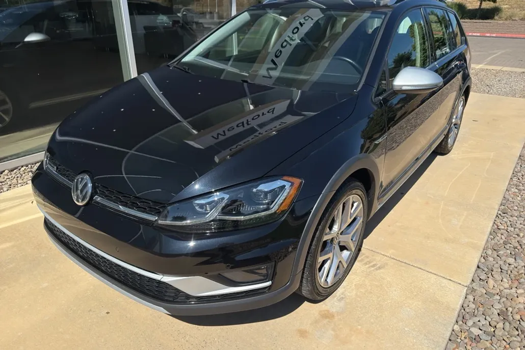 2019 Volkswagen Golf Alltrack SE photo 1