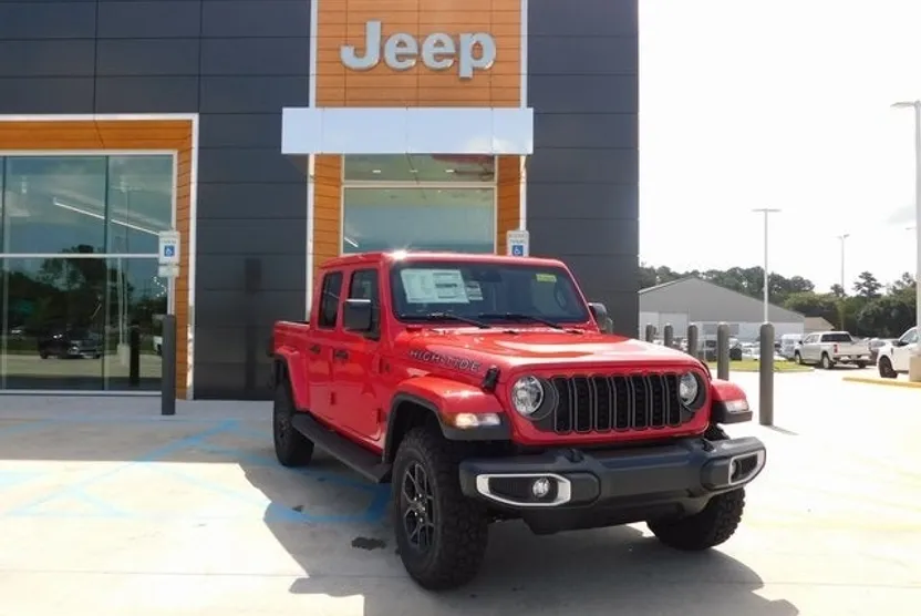 2025 Jeep Gladiator Sport photo 1
