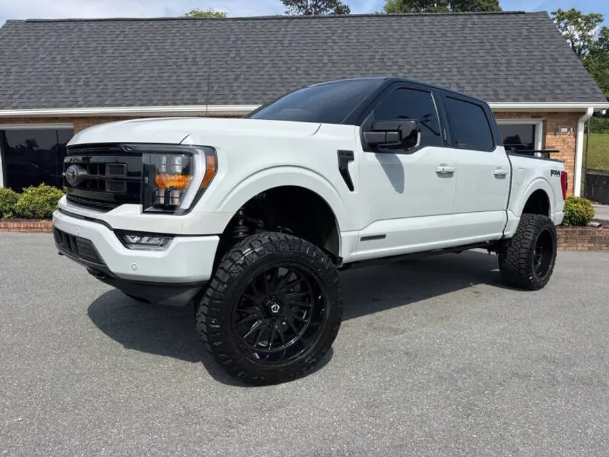 2023 Ford F-150 XLT photo 1