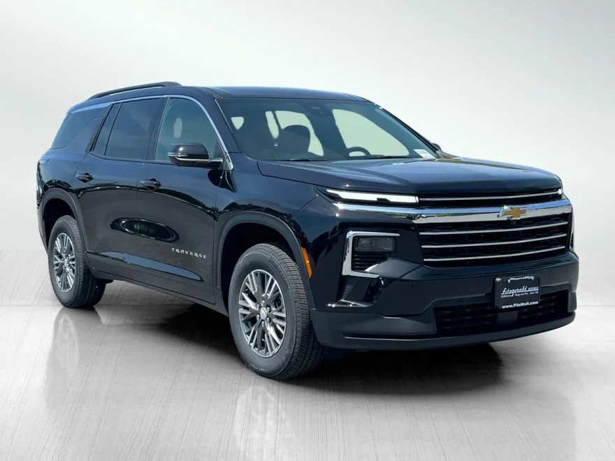 2025 Chevrolet Traverse photo 1