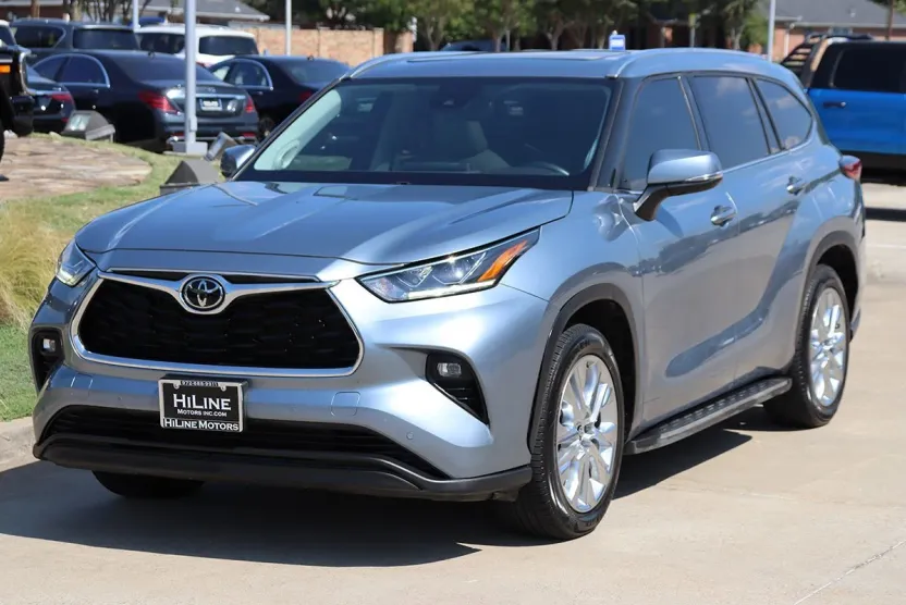 2021 Toyota Highlander Limited photo 1
