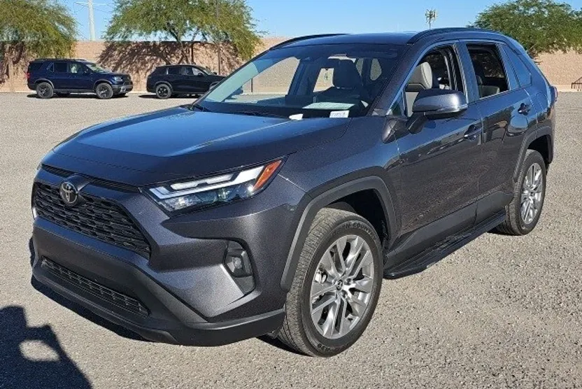 2022 Toyota RAV4 XLE Premium photo 1