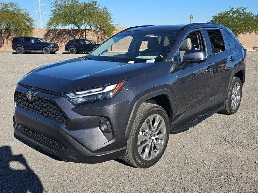 2022 Toyota RAV4 XLE Premium photo 1