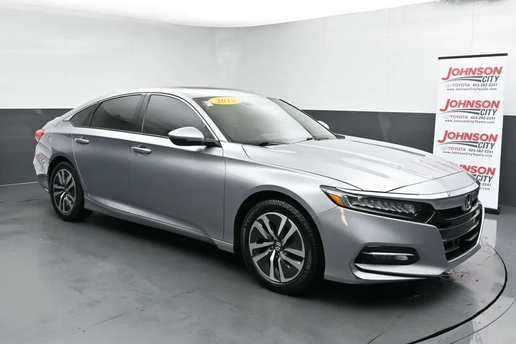 2018 Honda Accord Hybrid Touring photo 1