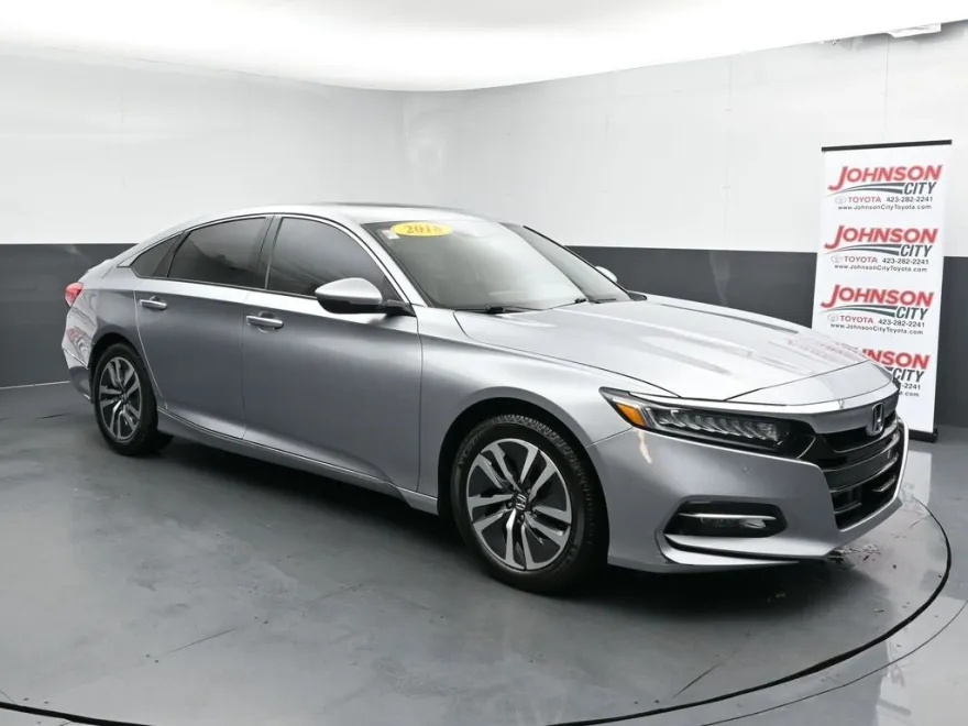 2018 Honda Accord Hybrid Touring photo 1