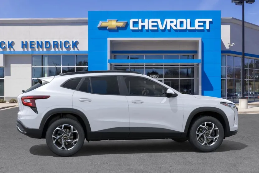 2026 Chevrolet Trax LT photo 1