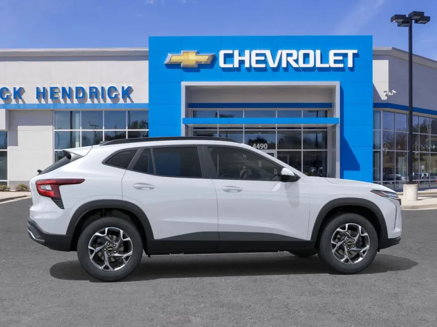 2026 Chevrolet Trax LT photo 1