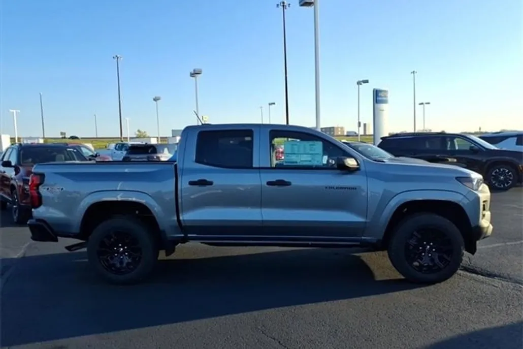 2026 Chevrolet Colorado Work Truck photo 1