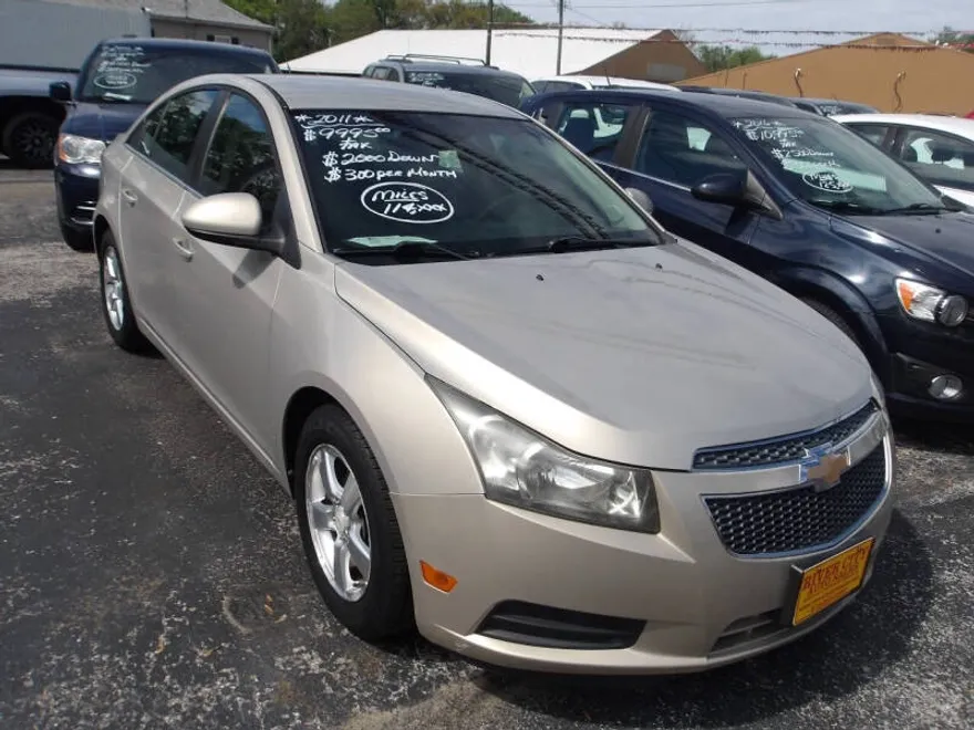 2011 Chevrolet Cruze LT photo 1